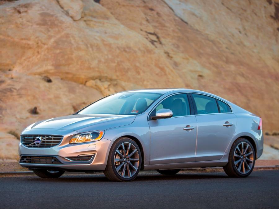  Volvo S60 T6 2013 года  (US) (фото 4 из 8)